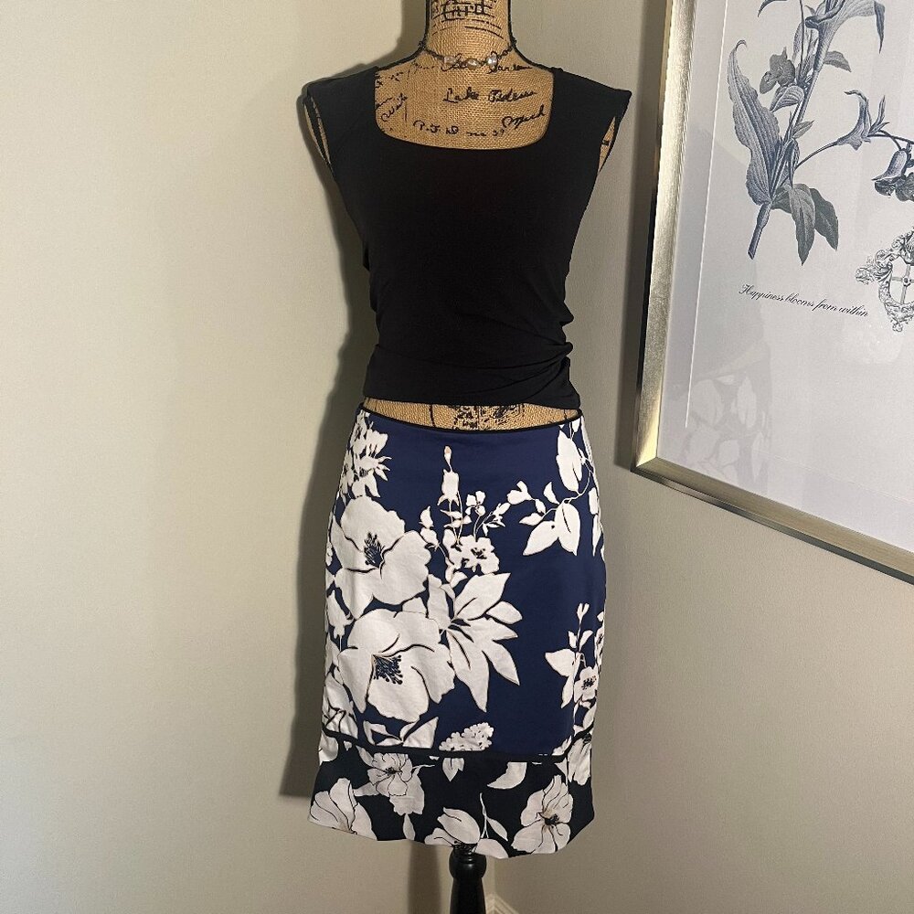 White House Black Market Skirt